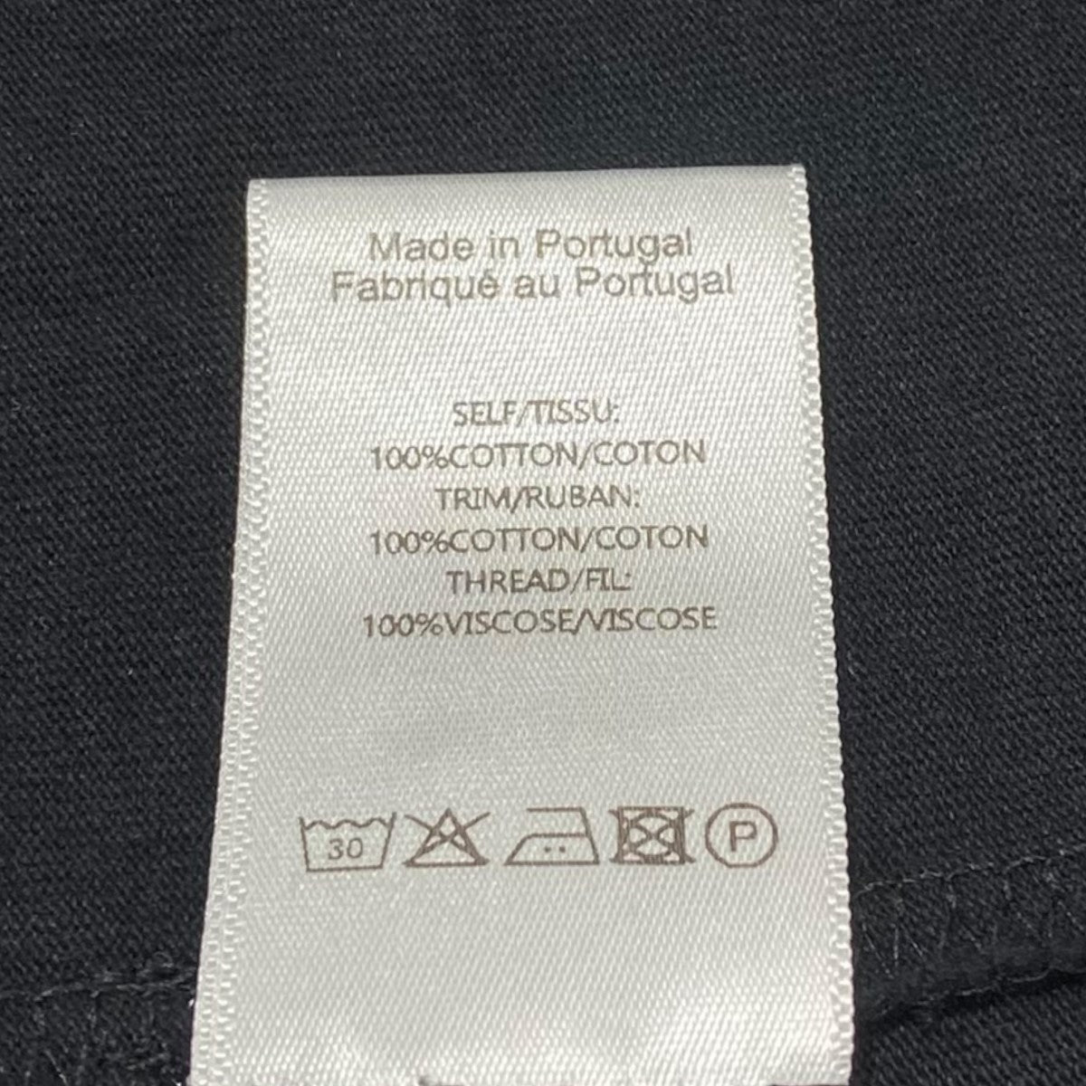 フリルTシャツ