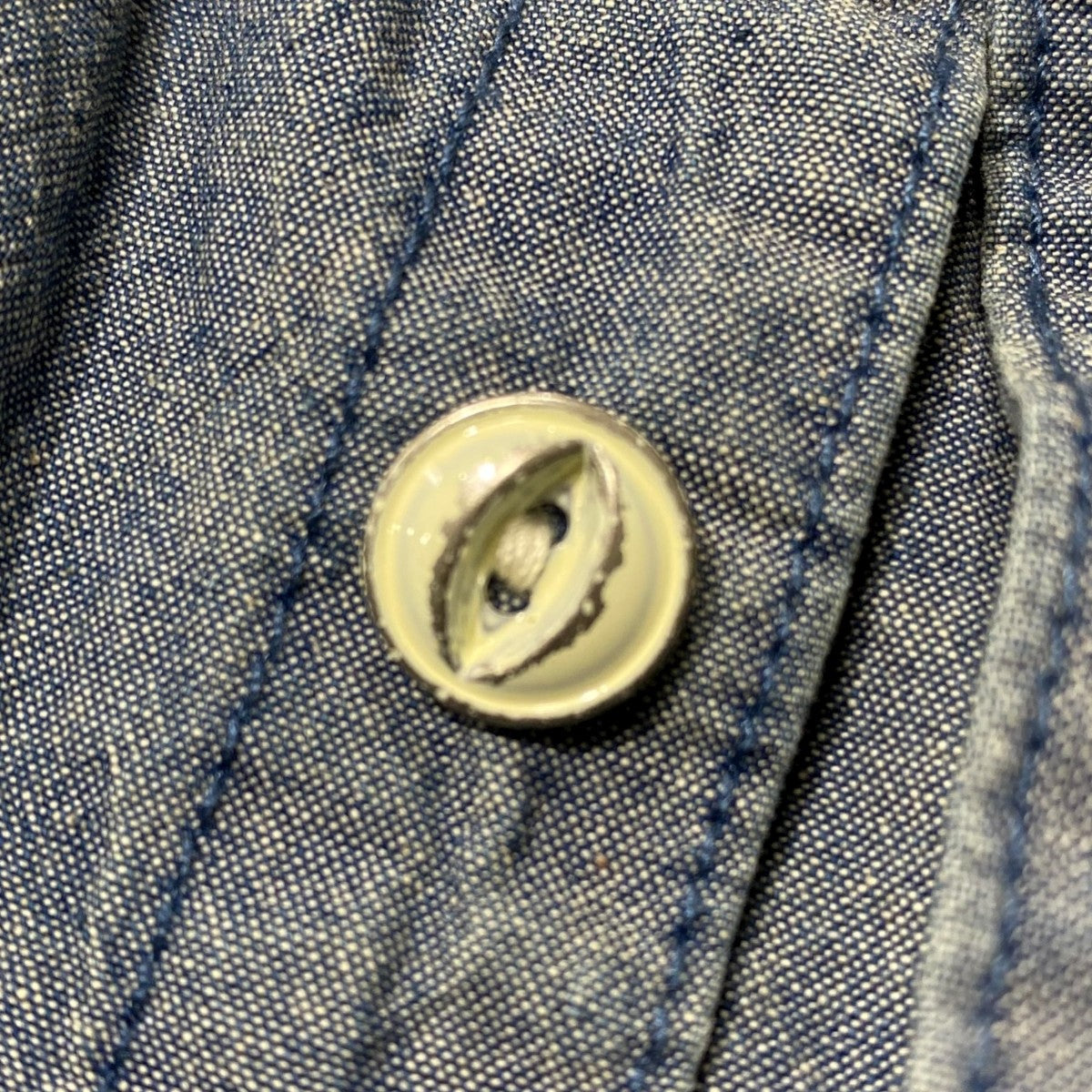 ボタンダメージ加工・パッチワーク付 CHAMBRAY SHIRT6135009 REPAIR