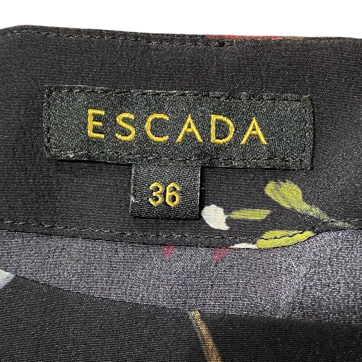 ESCADA エスカーダ ジャケット ペイズリー シルク ESCADA エスカーダ ブラック イエローパイピンング テーラード