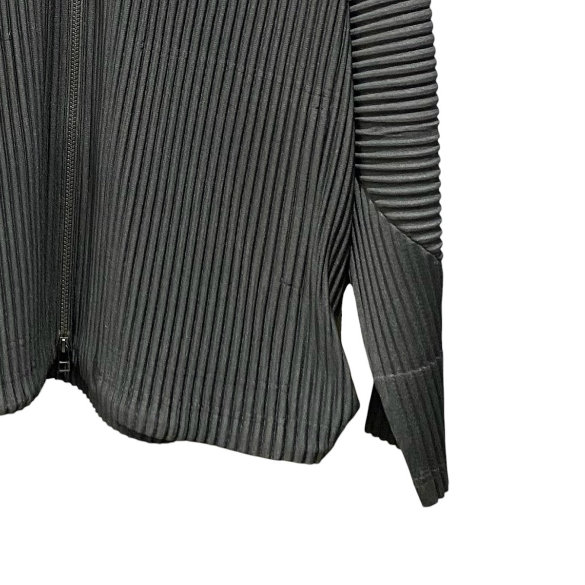 HOMME PLISSE ISSEY MIYAKE 25AWジップアップジャケットHP53JL081 AUGUST 古着・中古-4枚目のアイテム画像