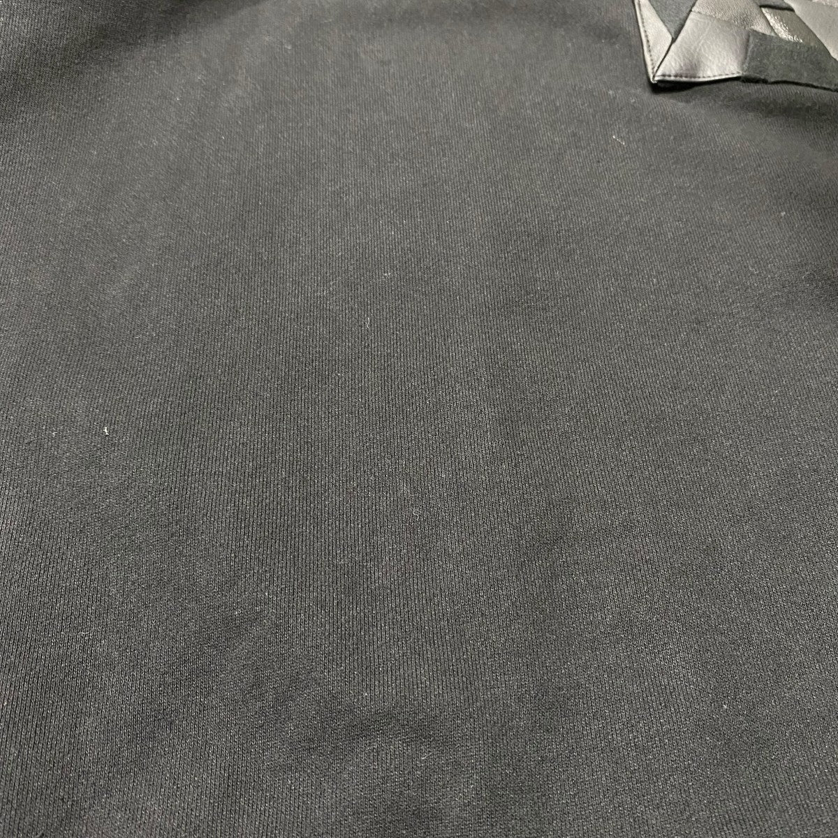 ポケット付きスウェット