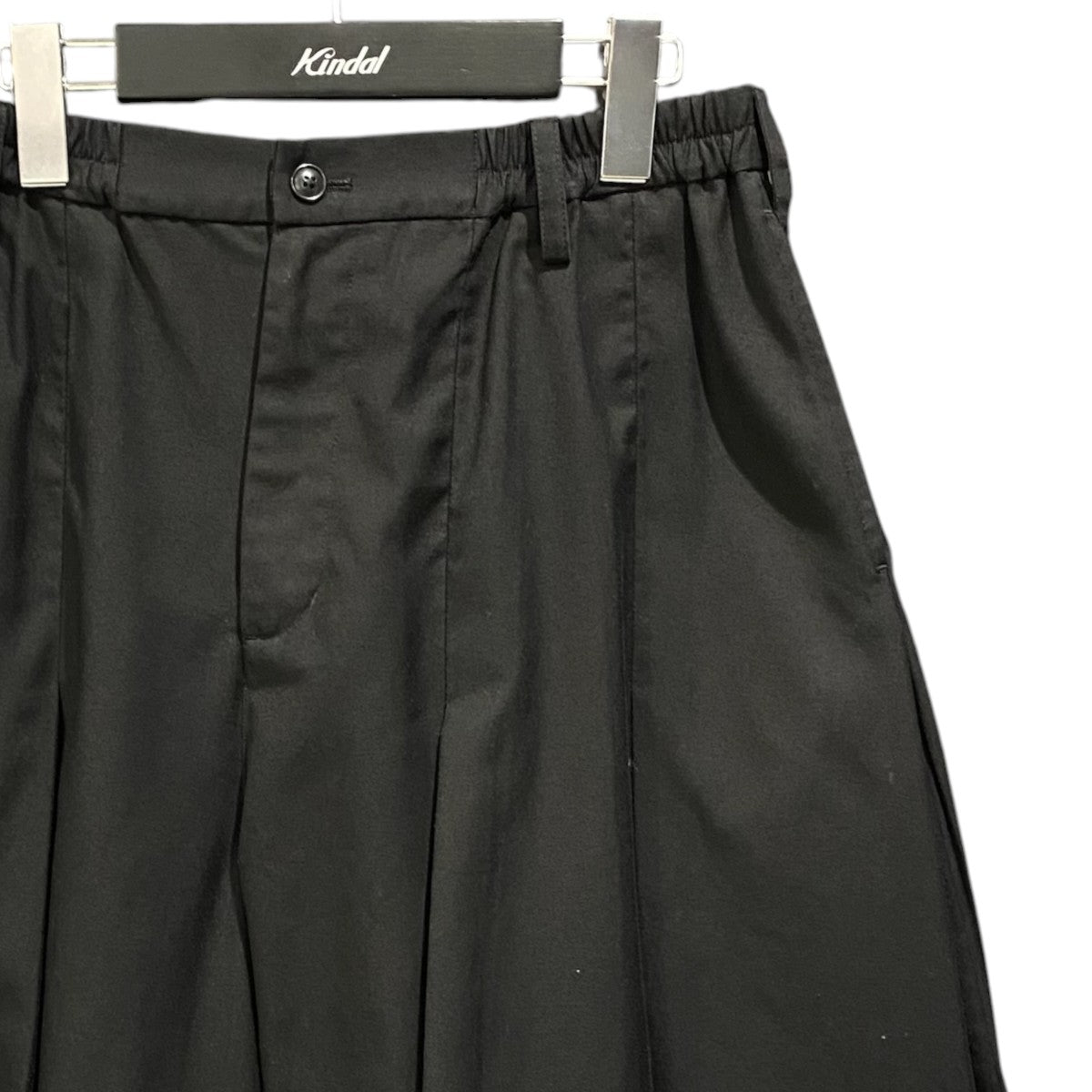 wavy hem pleats shortsN24-031-BLK