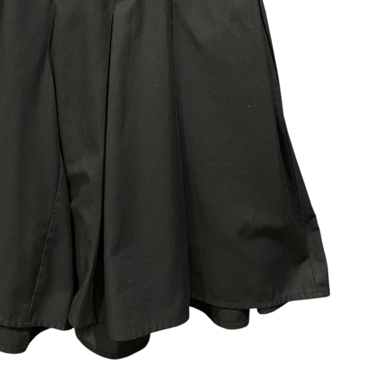 wavy hem pleats shortsN24-031-BLK