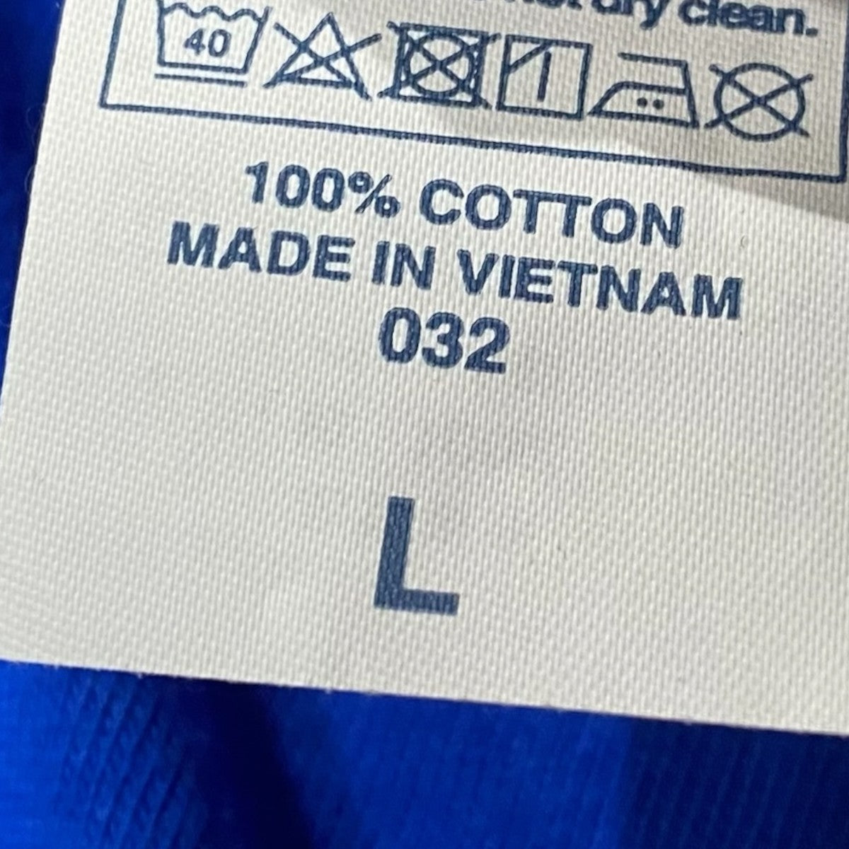 ロゴプリントTシャツ