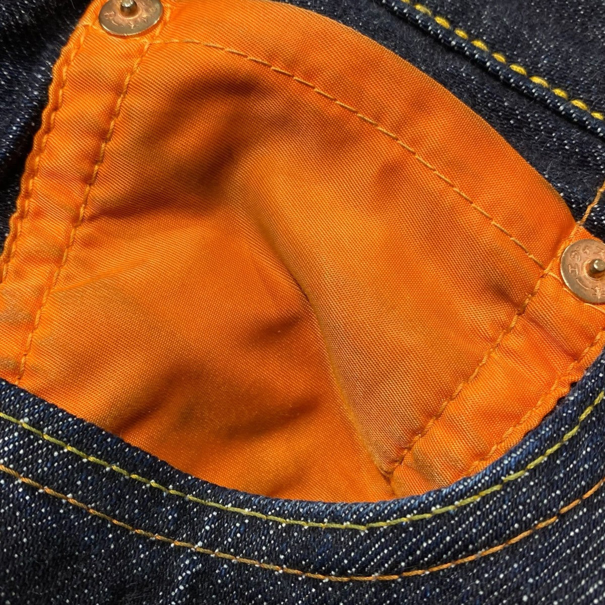 デニムパンツ