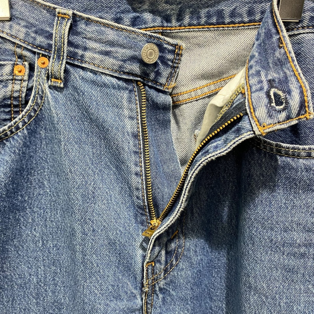 デニムパンツ