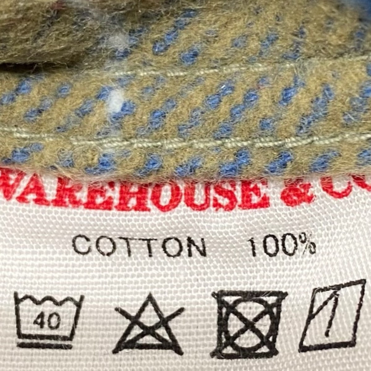 チェックシャツ
