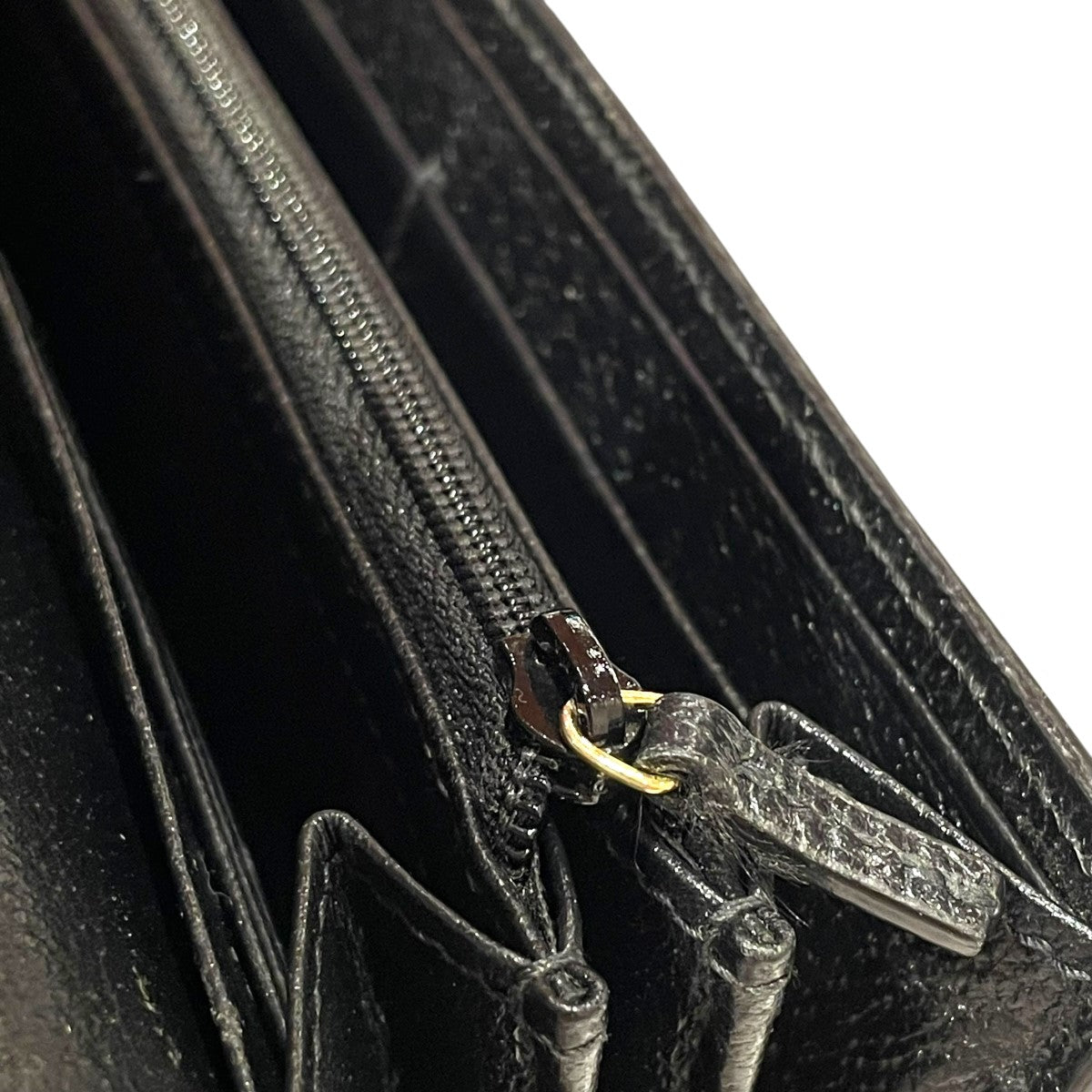 オフィディア二つ折り長財布