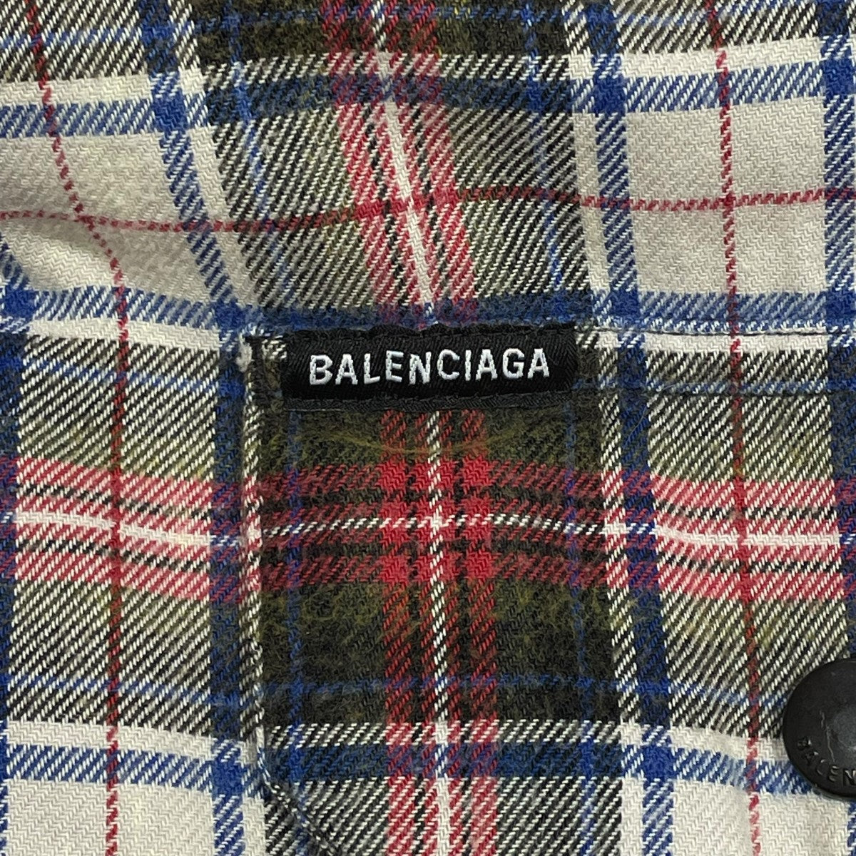 バレンシアガの23SS BLEACHED PLAID HOODED SHIRT シャツジャケット 699223です。 BALENCIAGA 古着・中古 アウター アイテム