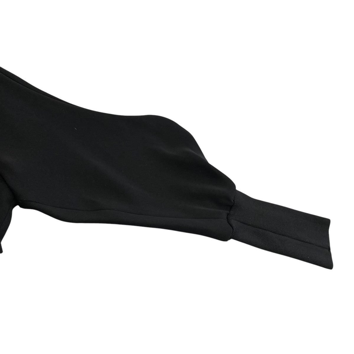 ENFOLD(エンフォルド) 24SSCURVE SLEEVE ASYMMETRY DRESSクルーネック