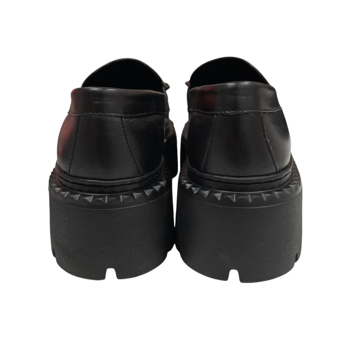 【関税込み】Jimmy Choo ブラック Bryer フラット ローファー Black Bryer Flat Loafers by Jimmy Choo on Sale