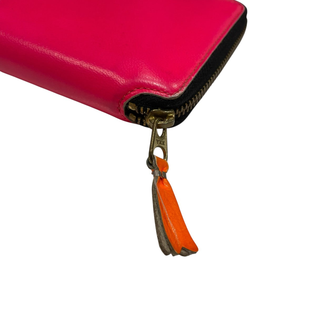 新品未使用品⭐️コムデギャルソン ジーパープルウォレット 金ロゴ レザー レッド L字型ZIP財布(HUGE LOGO) - Wallet COMME des GARCONS