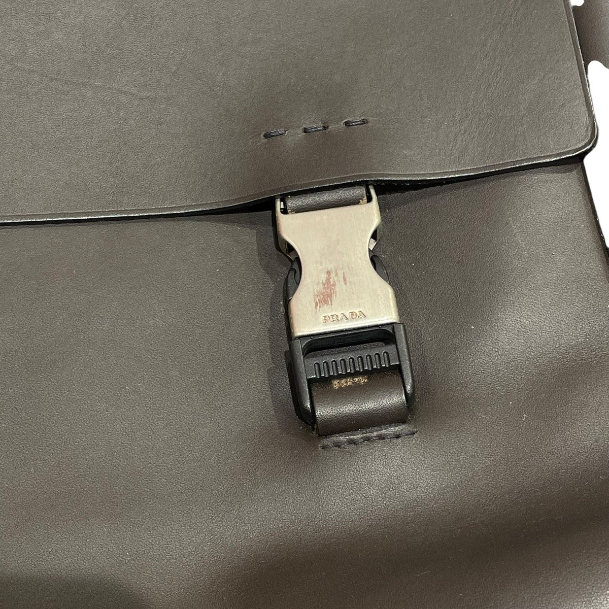 PRADA(プラダ) ショルダーバッグ44 44 ブラック｜【公式】カインドオル