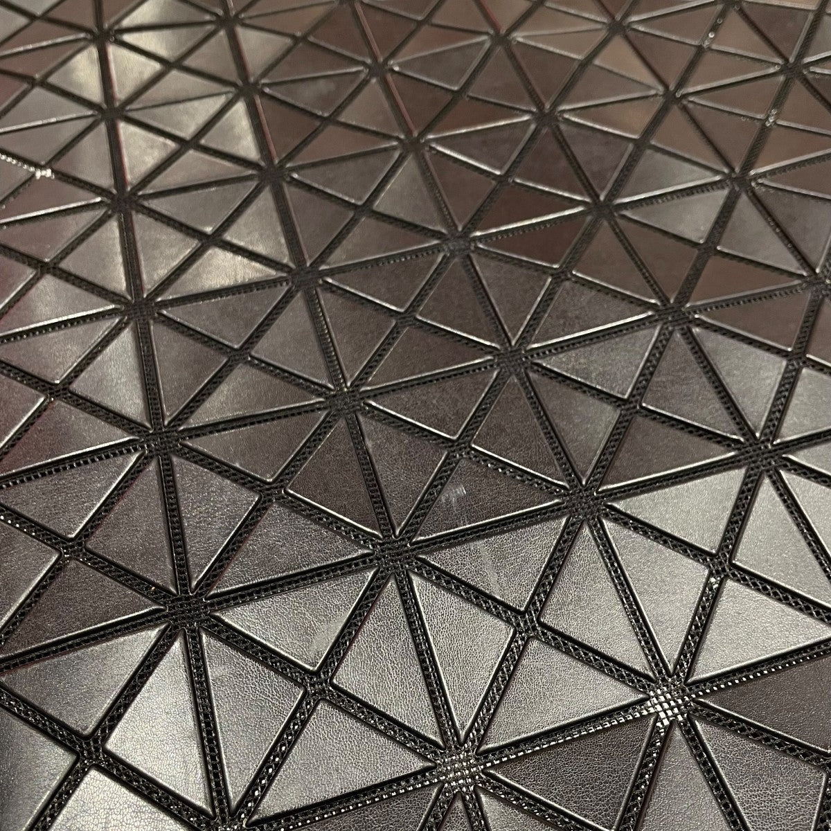 BAOBAO ISSEY MIYAKE 　ハンドバッグ　ブラック Bao Bao Issey Miyake Lucent ジオメトリック ハンドバッグ