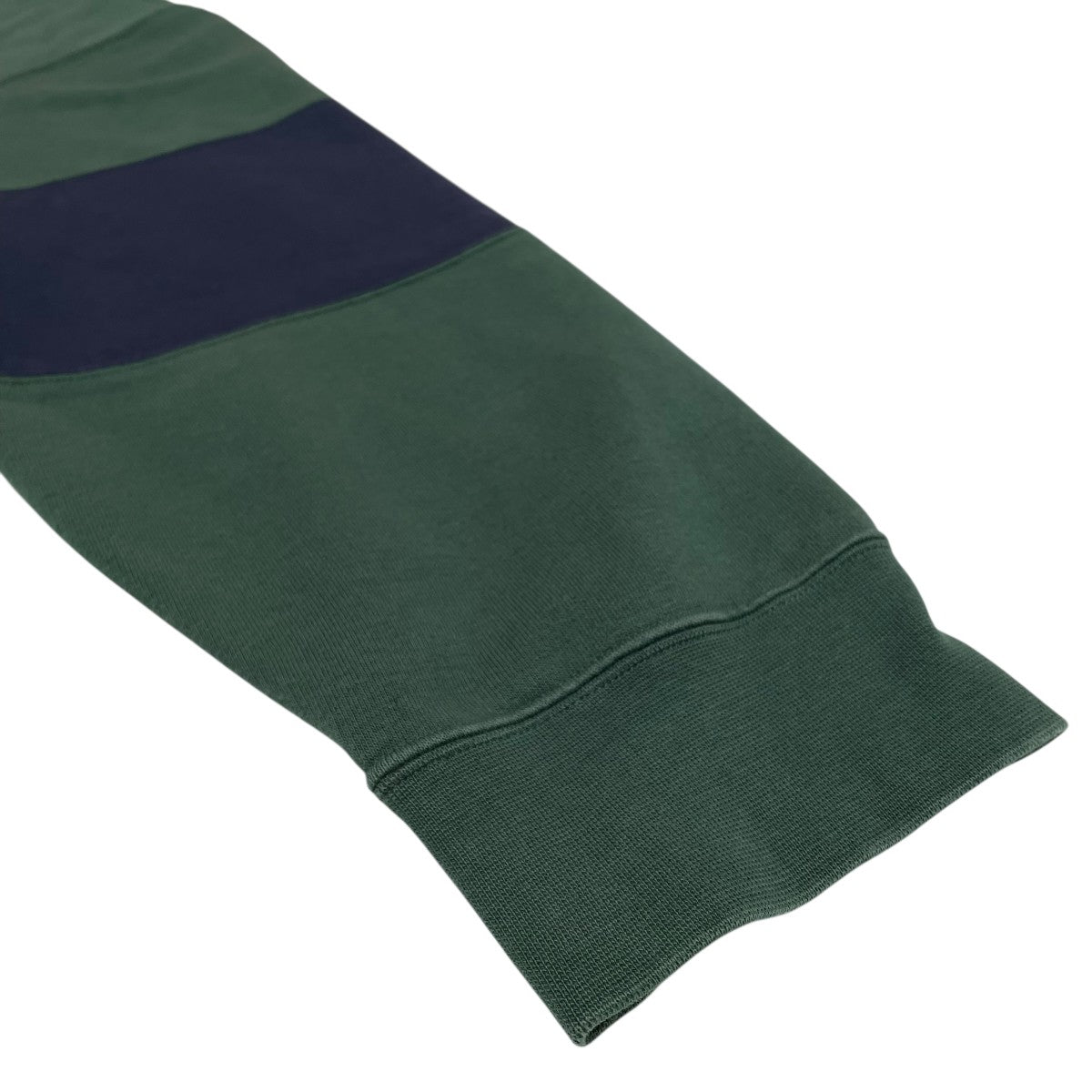 プルオーバーパーカー