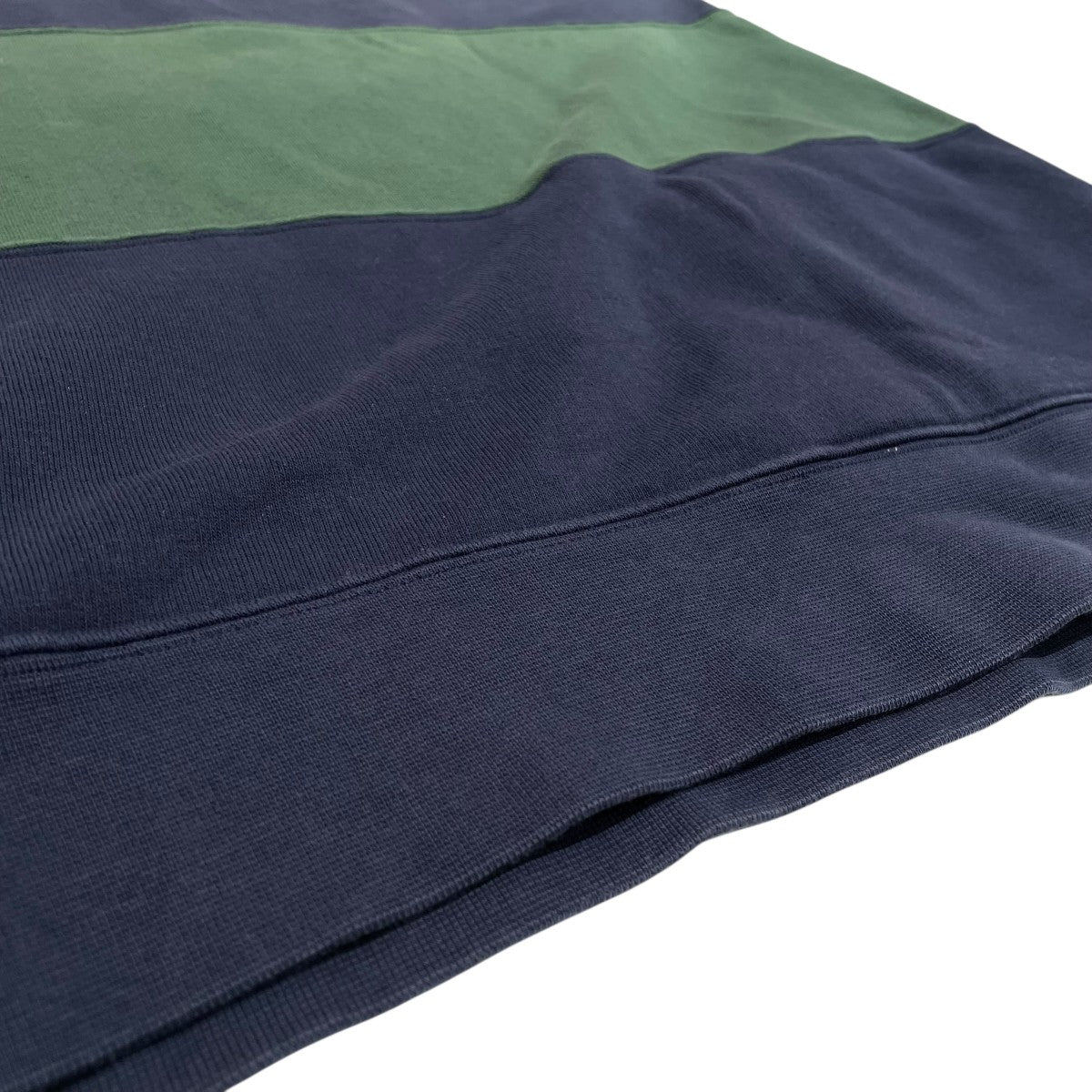 プルオーバーパーカー