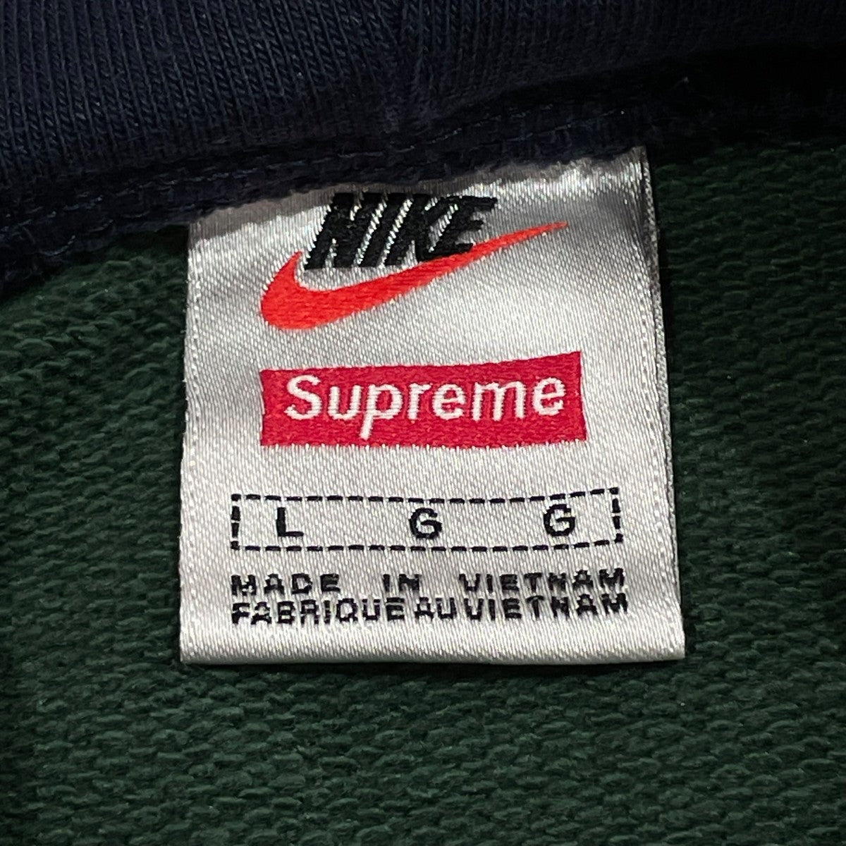 プルオーバーパーカー