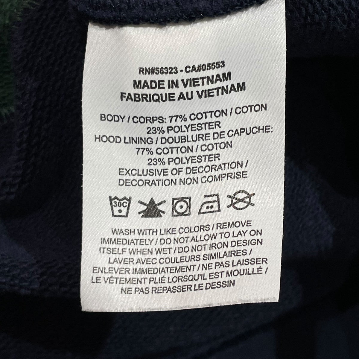 プルオーバーパーカー