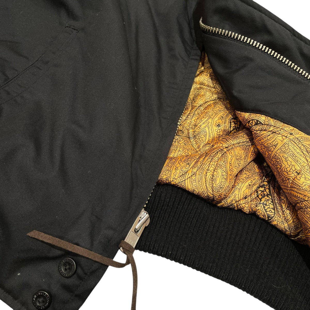 ボンバージャケット