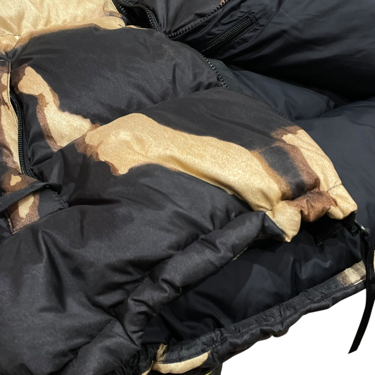 Bleached Denim Print Nuptse JackeダウンジャケットND52100I