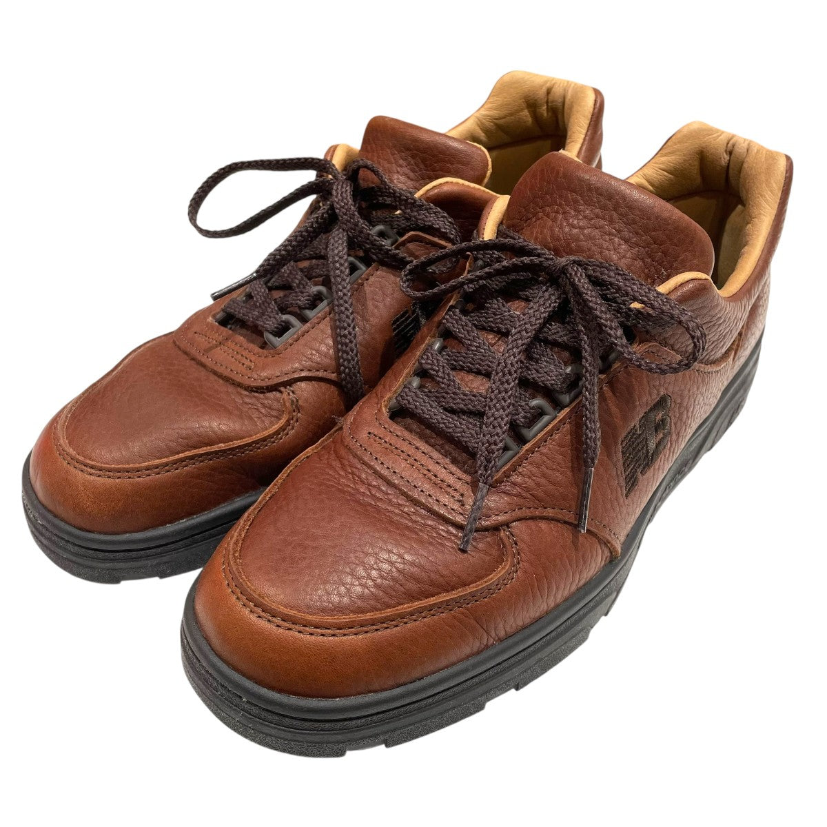 ローカットスニーカーUADWBRN