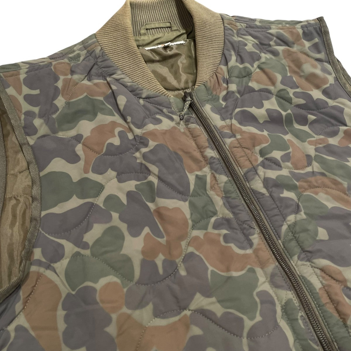 NUDIE JEANS TED MULTIナイロンベスト 古着・中古-3枚目のアイテム画像
