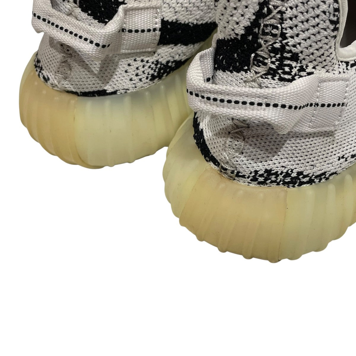 YEEZY Boost 350 V2 ZebraローカットスニーカーCP9654