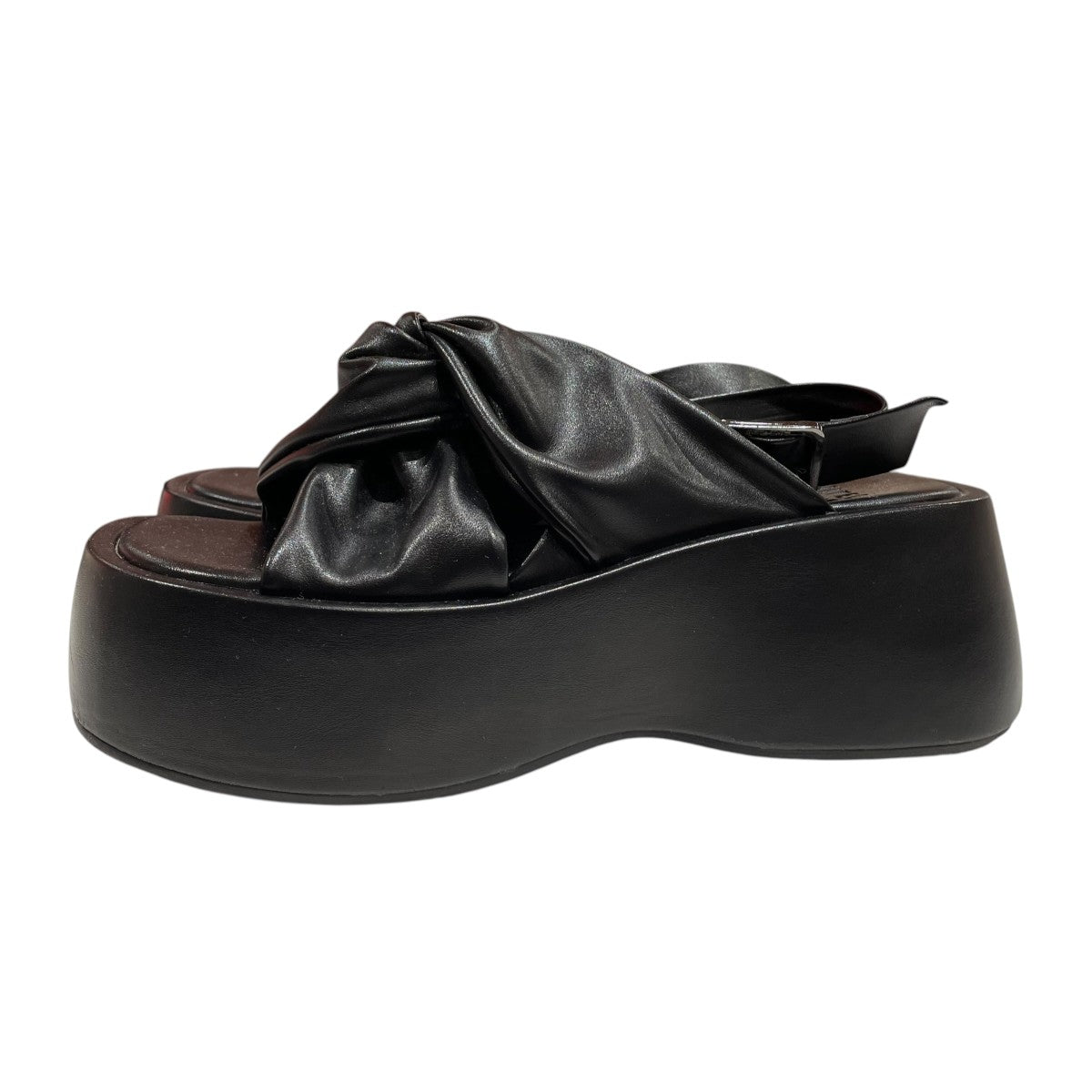 PADDED CROSS SANDALストラップサンダル