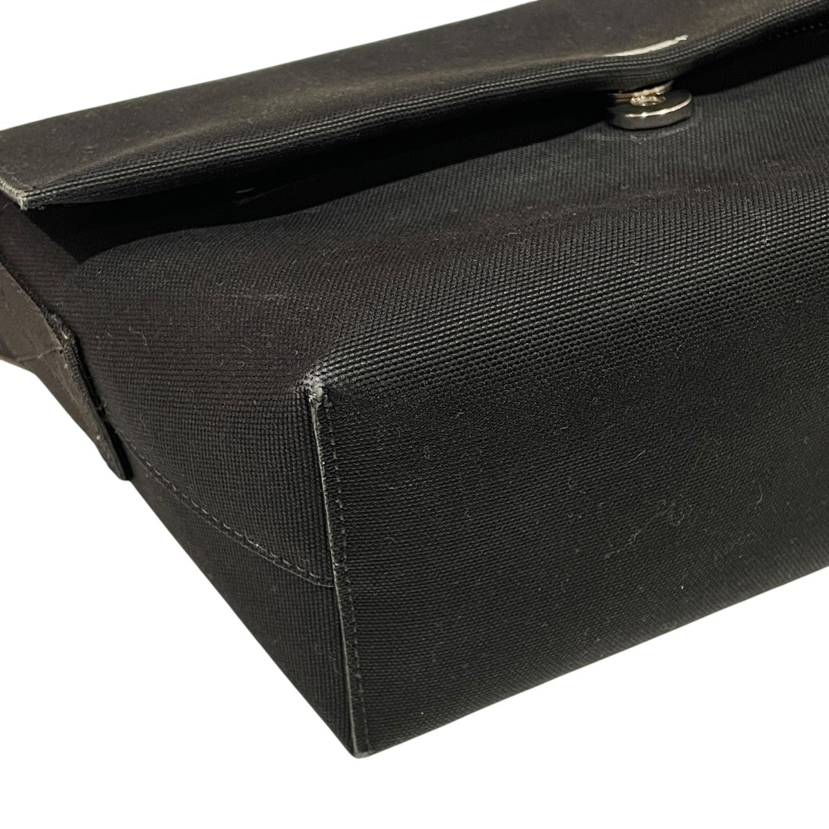 UTILITY CROSSBODY MDショルダーバッグ
