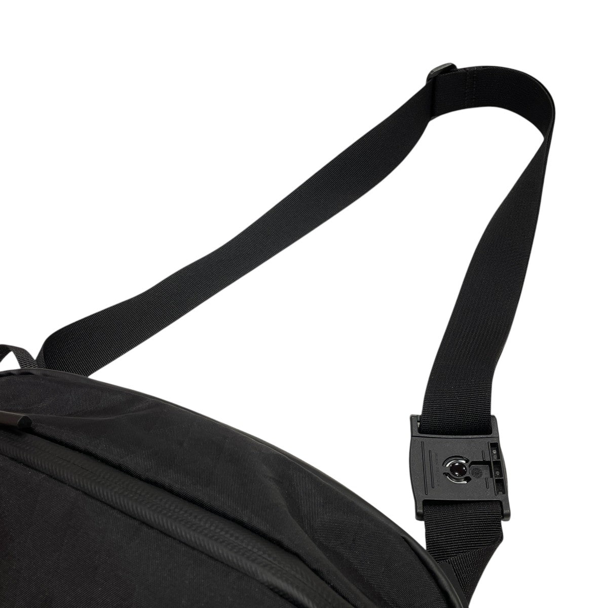 Day Sling 3 X-Pacショルダーバッグ