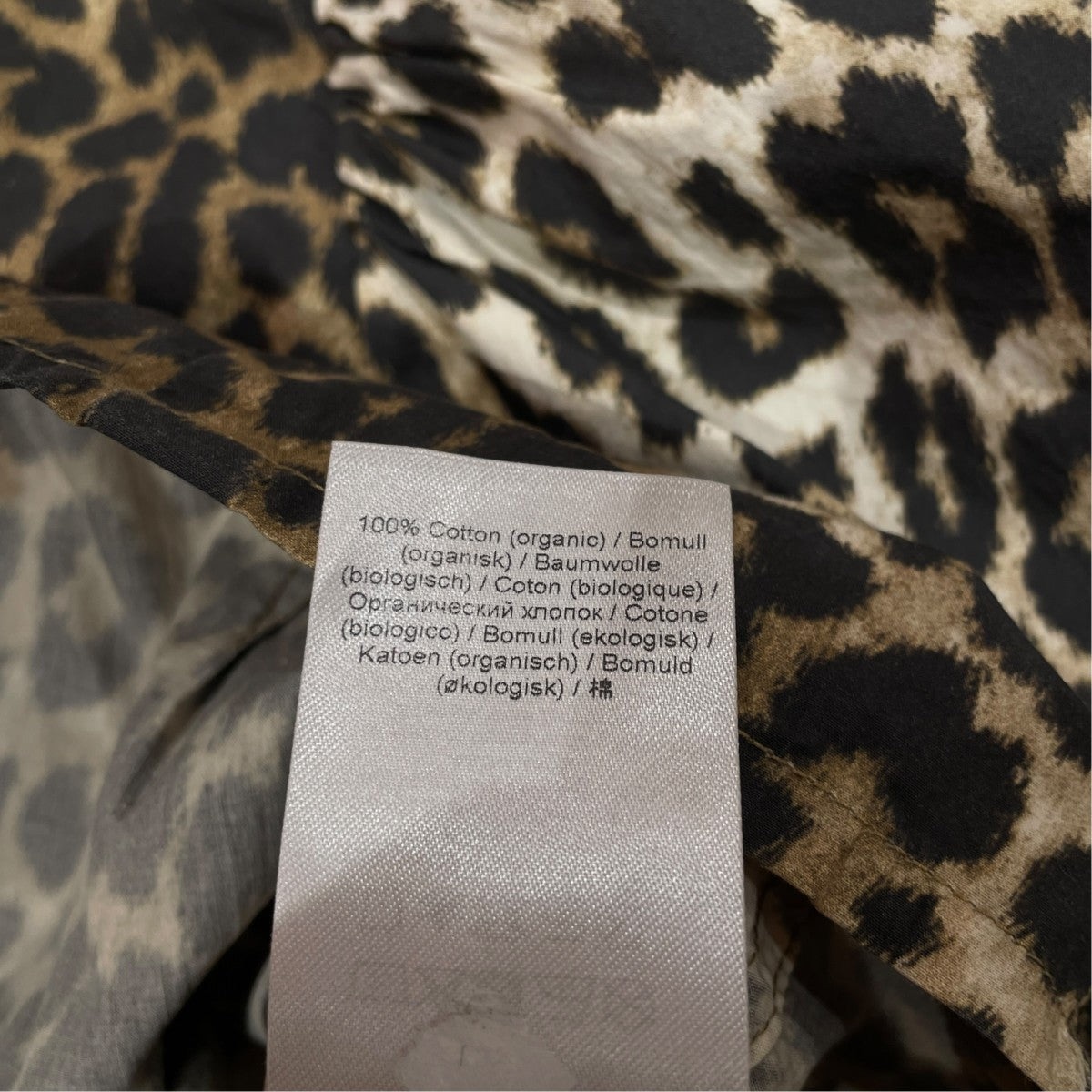 半袖ブラウス