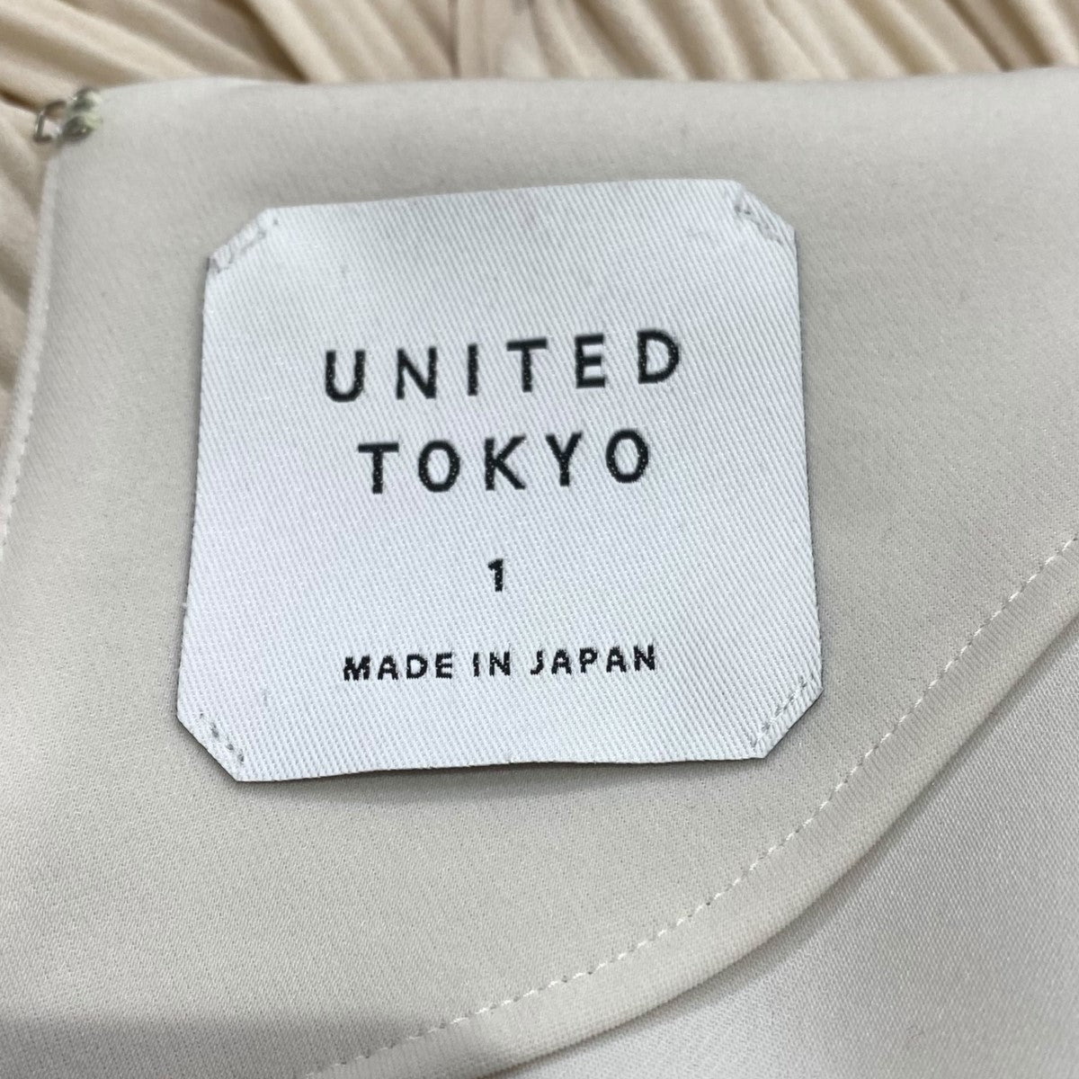 ユナイテッドトウキョウ UNITED TOKYO アコーディオンプリーツブラウス 506300002 アイボリー サイズ：1 UNITED TOKYO(ユナイテッドトウキョウ) アコーディオンプリーツ