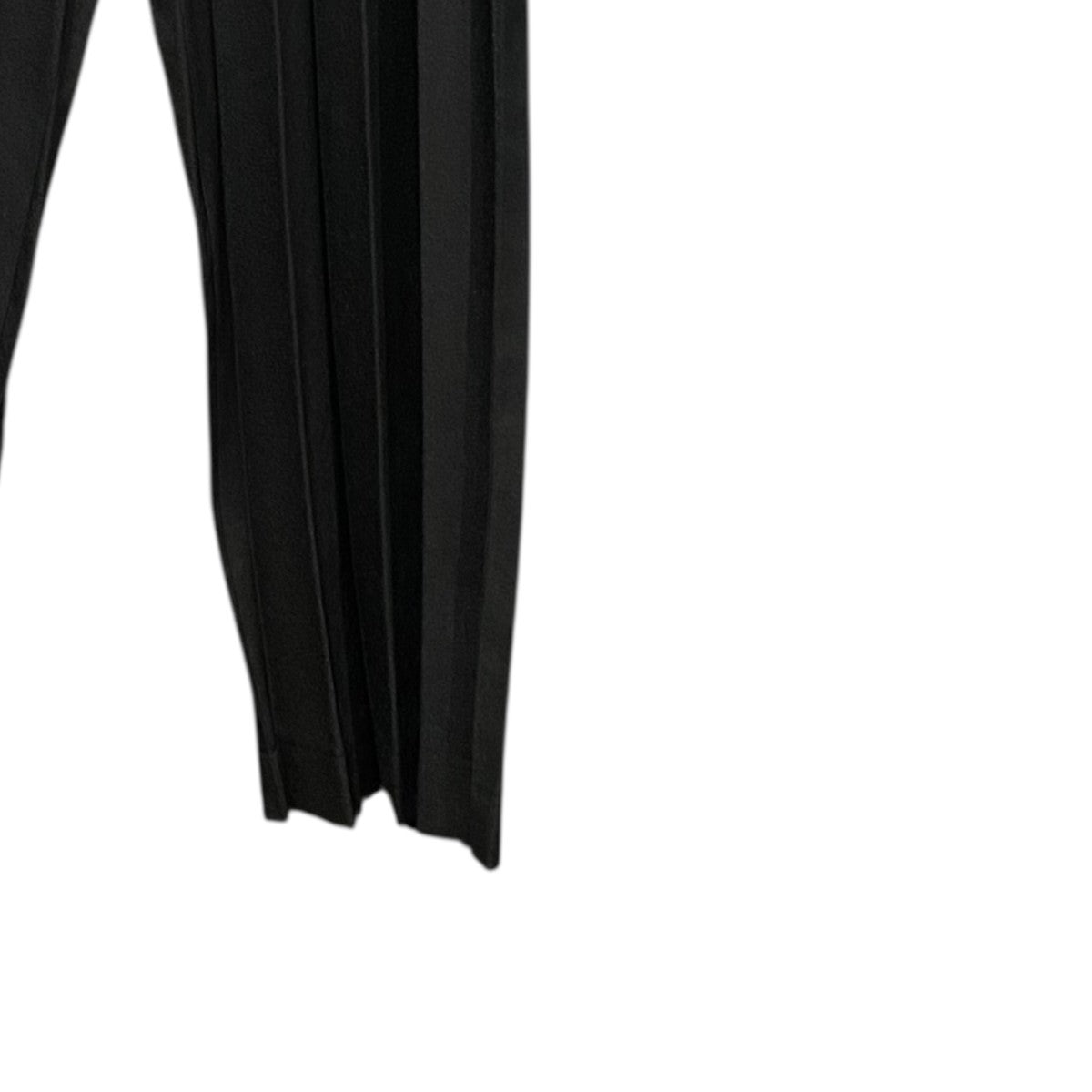 ISSEY MIYAKE(イッセイミヤケ(オムプリッセ) 膝上パンツ 新品黒3号 HOMME PLISSE ISSEY MIYAKE(イッセイミヤケオムプリッセ) 24AW