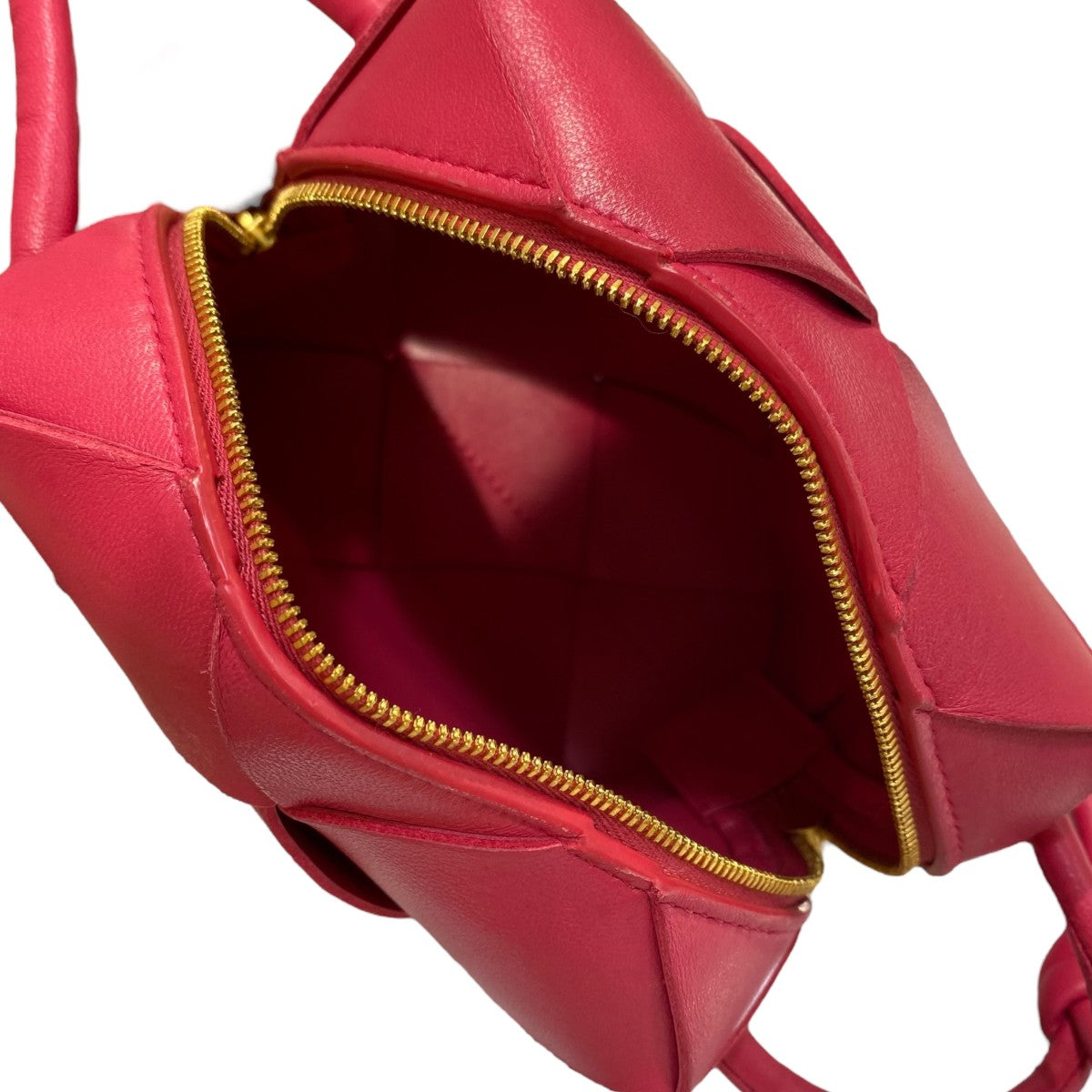 【再値下げ】ボッテガ　ミニカセット　カメラバッグ　ピンク BOTTEGA VENETA(ボッテガヴェネタ) ミニカセットカメラバッグ