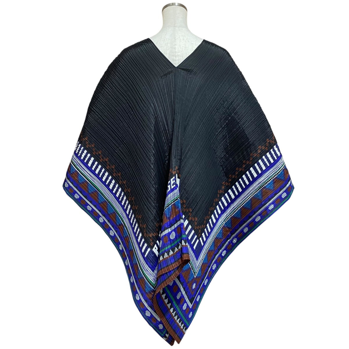 プリーツプリーズ　大判ストール ISSEY MIYAKE プリーツ ストール 大判 グレー｜ファッション
