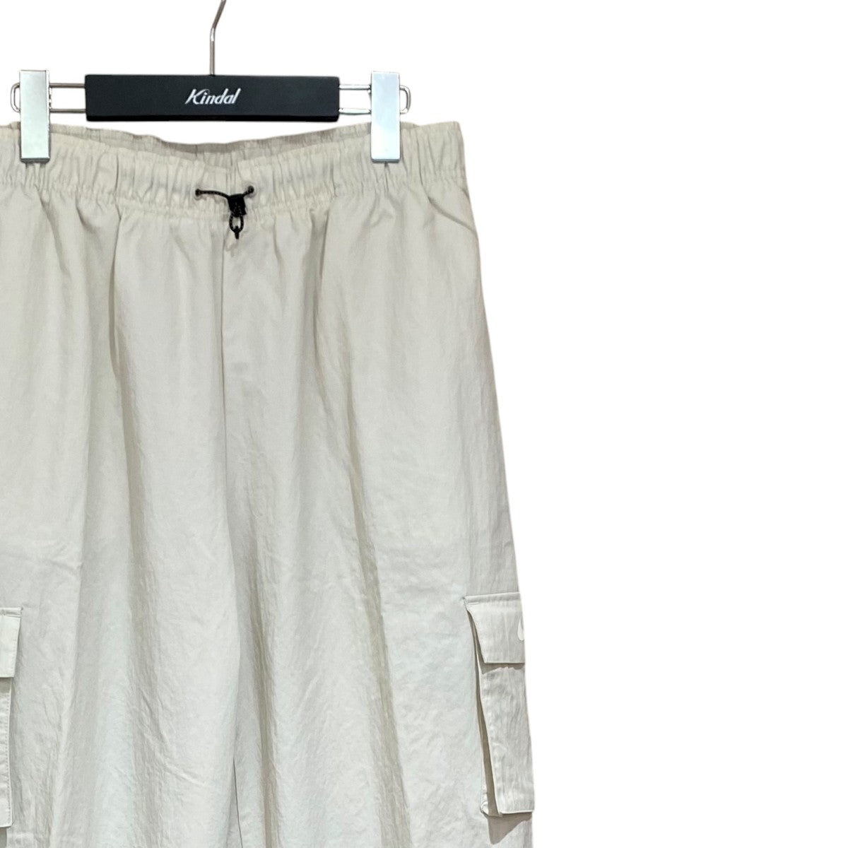 Essential Women’s High-Rise Woven Cargo PantsDO7210-104