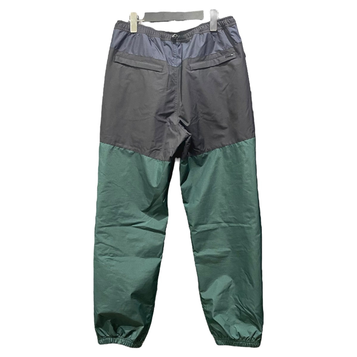 ナイロンパンツ