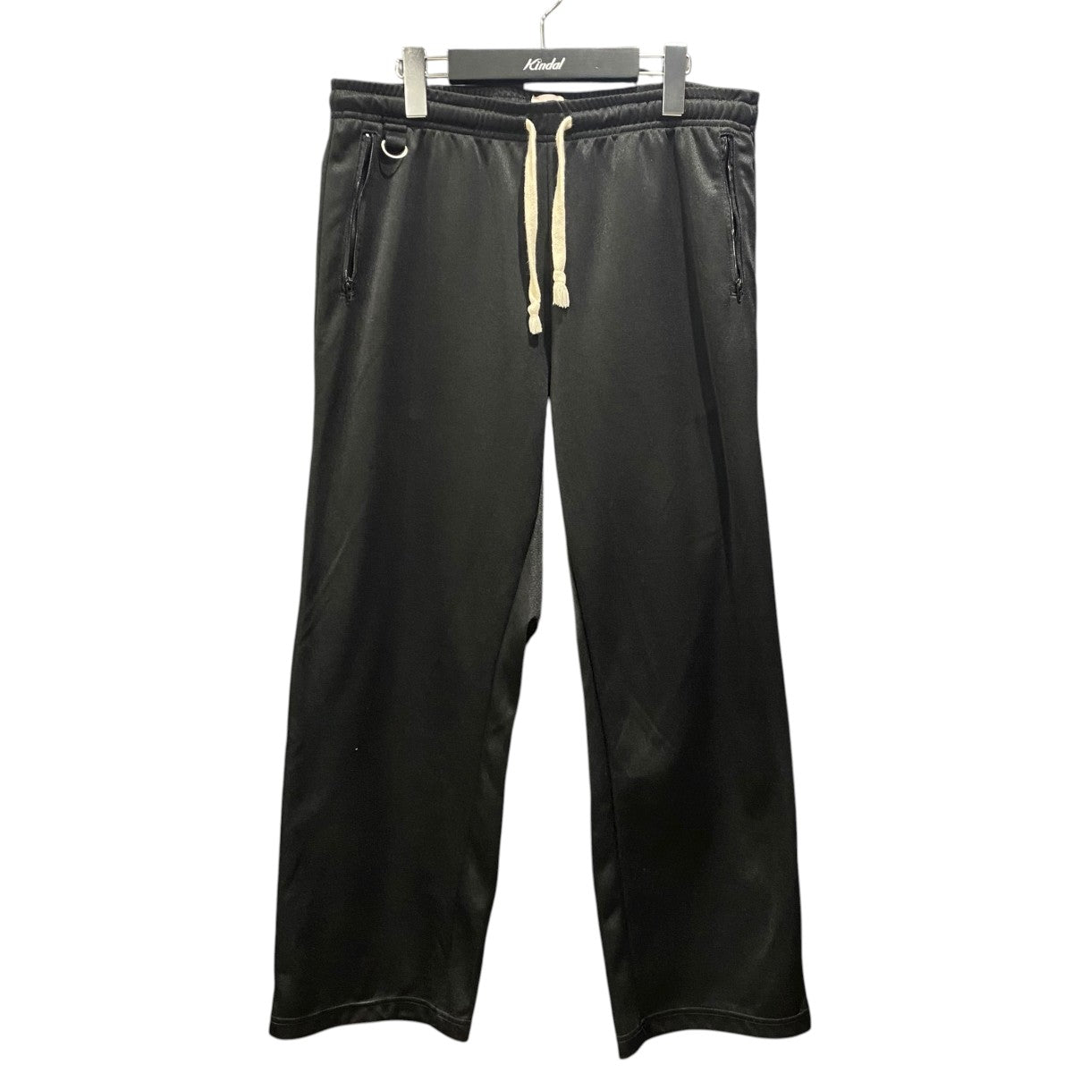 トラックパンツ