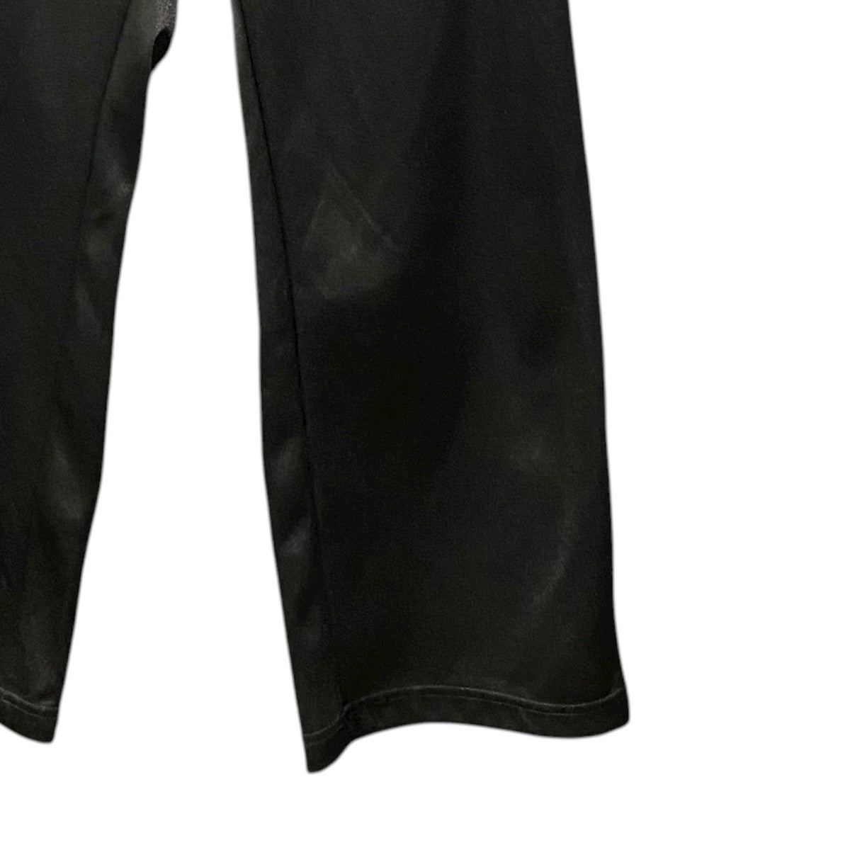 トラックパンツ