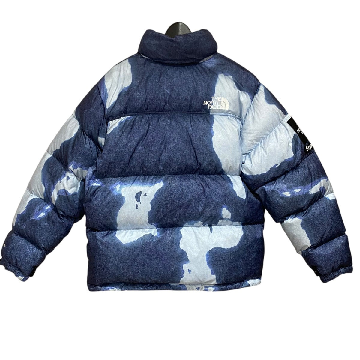 ダウンジャケットND521001 Bleached Denim Print Nuptse Jacket