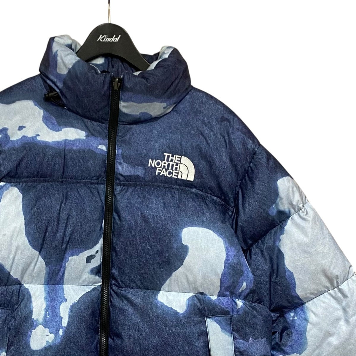 ダウンジャケットND521001 Bleached Denim Print Nuptse Jacket
