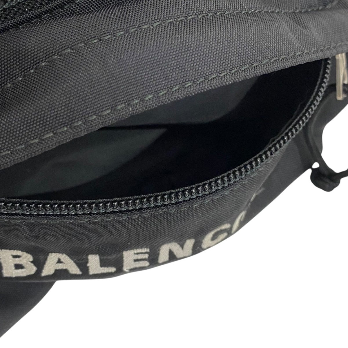 BALENCIAGA ウィール ボディバッグ 古着・中古-4枚目のアイテム画像