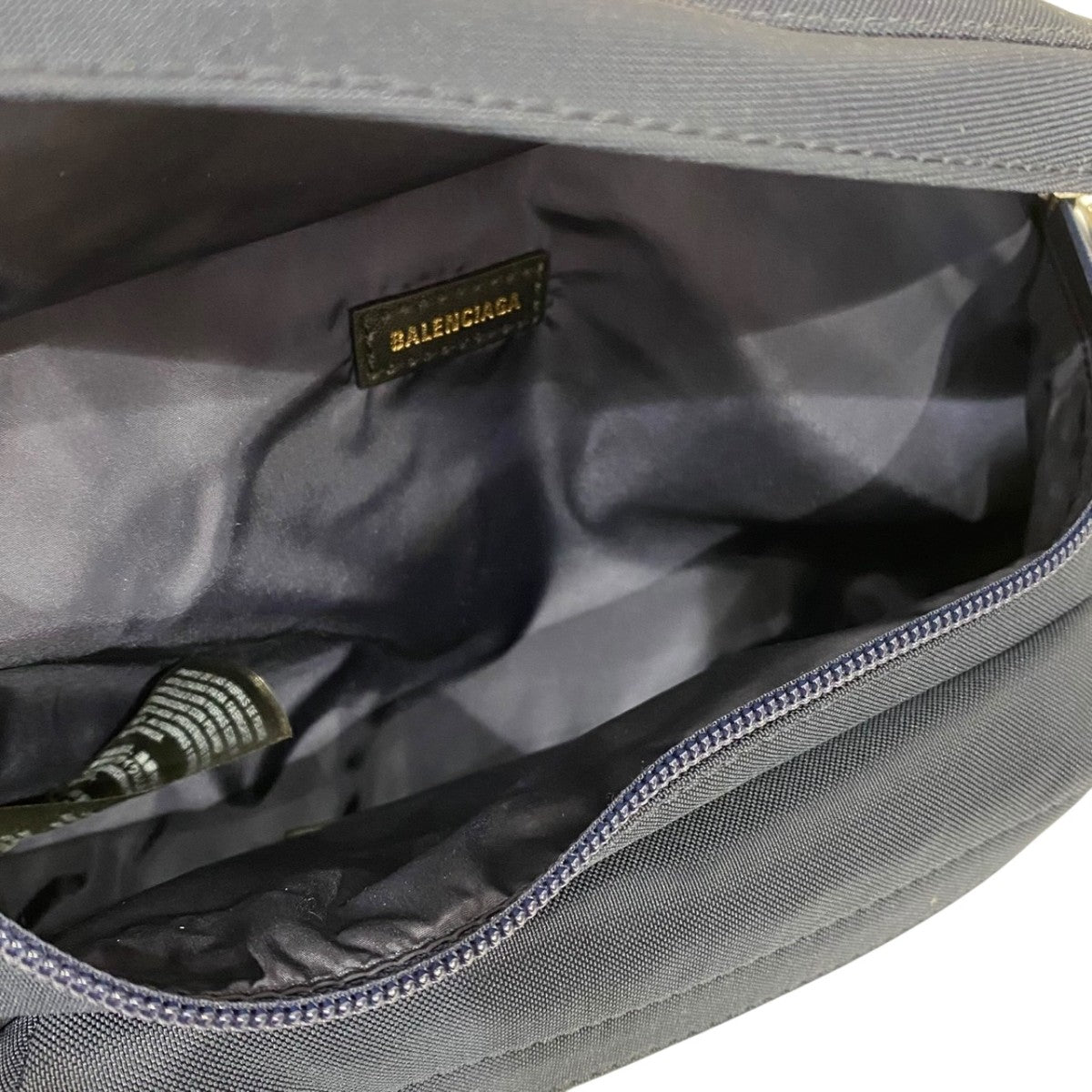 BALENCIAGA ボディバッグ 古着・中古-3枚目のアイテム画像