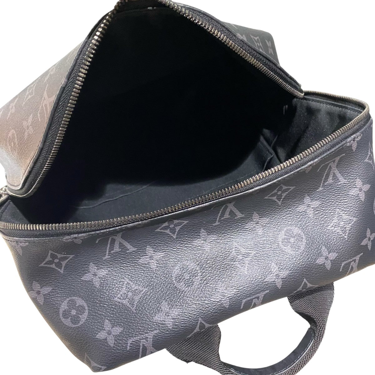 LOUIS VUITTON モノグラム エクリプス ディスカバリーバックパックM22545 古着・中古-4枚目のアイテム画像