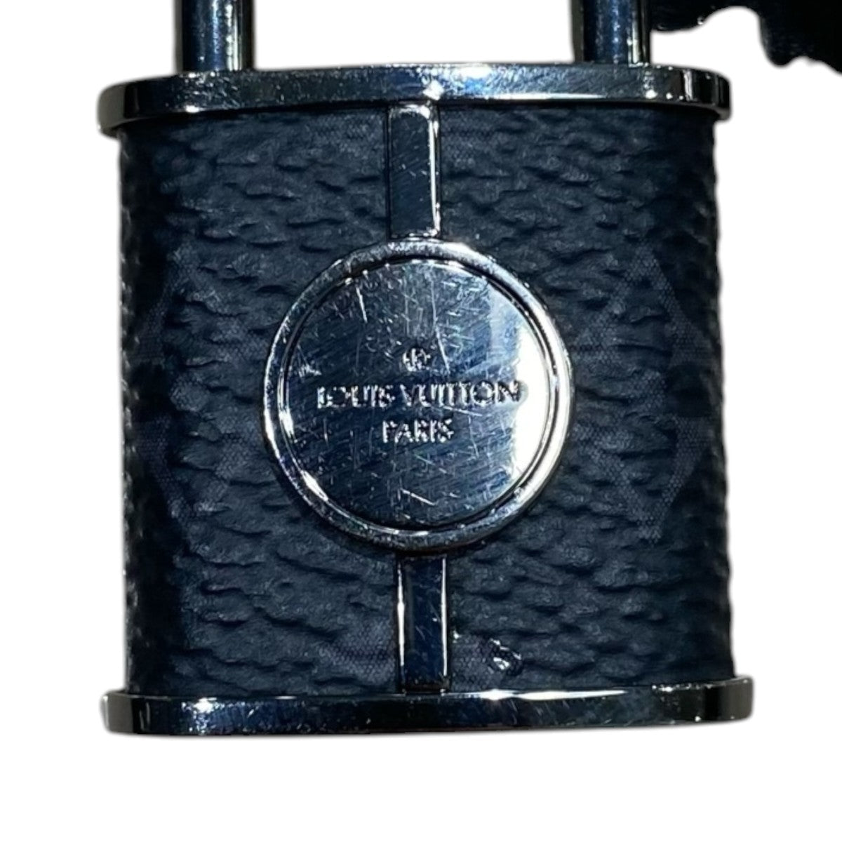 LOUIS VUITTON M00967 キーホルダーLVロックチャーム 古着・中古-3枚目のアイテム画像