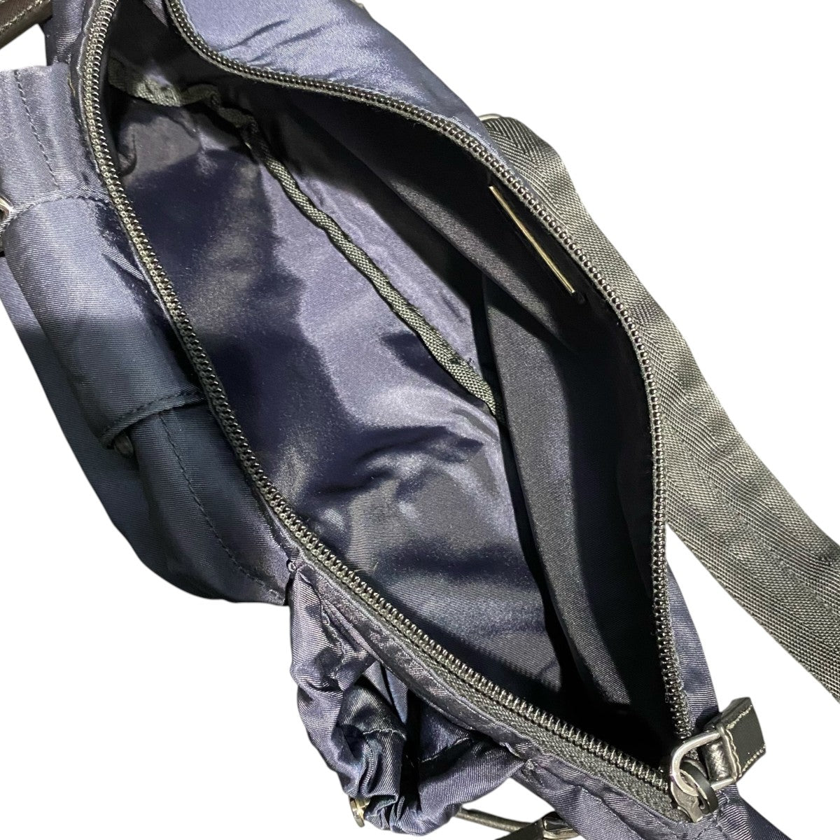 PRADA ボディバッグ 古着・中古-5枚目のアイテム画像