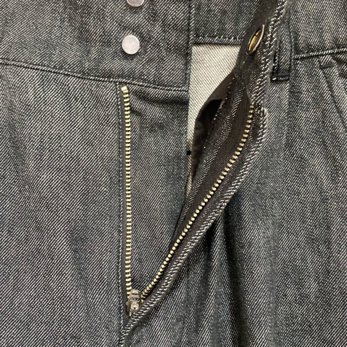 タックパンツ