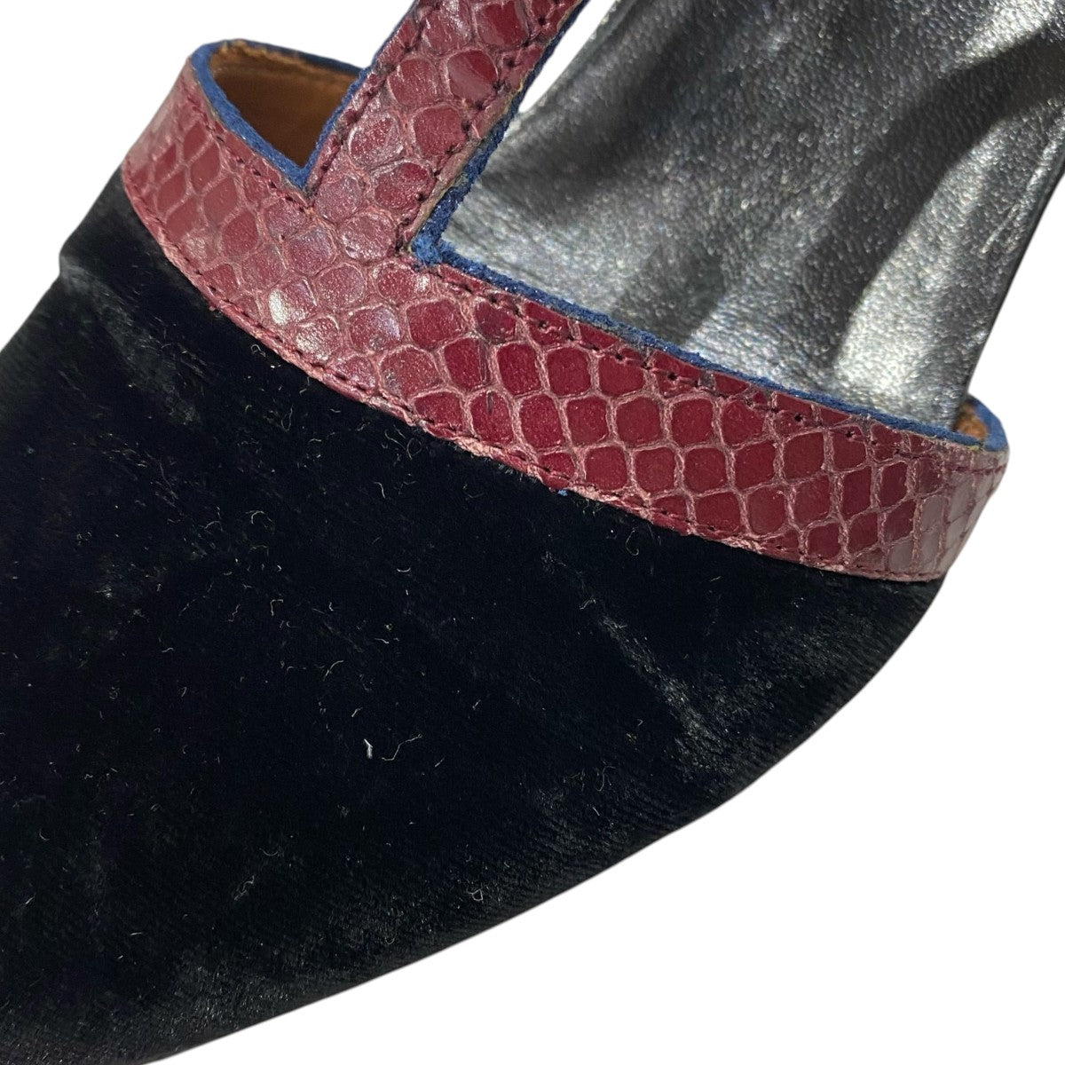 ヒールストラップパンプス
