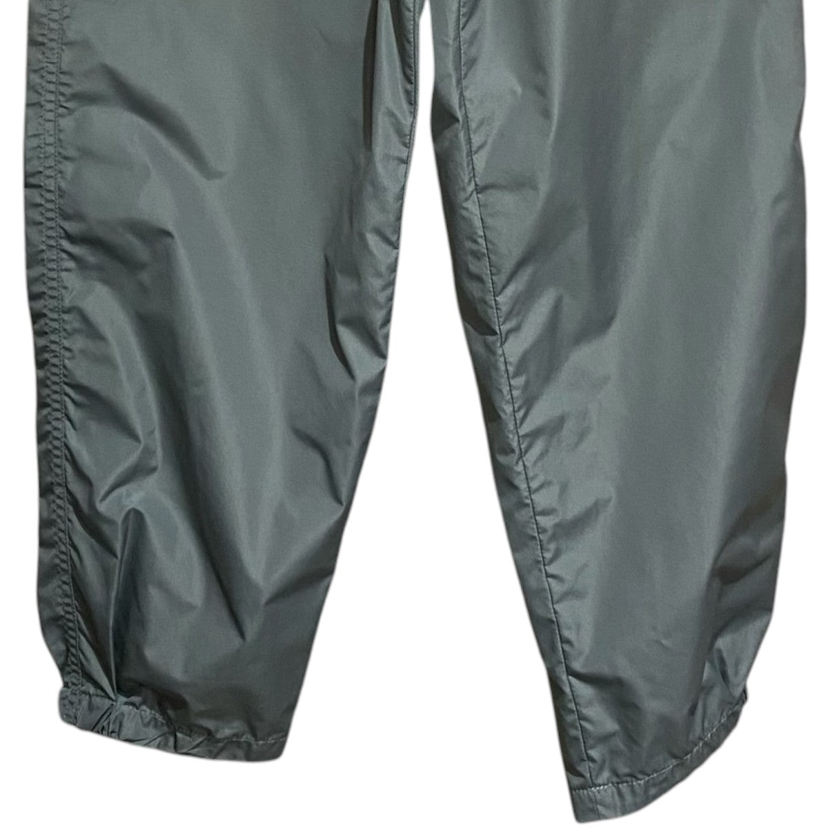 ナイロンパンツ