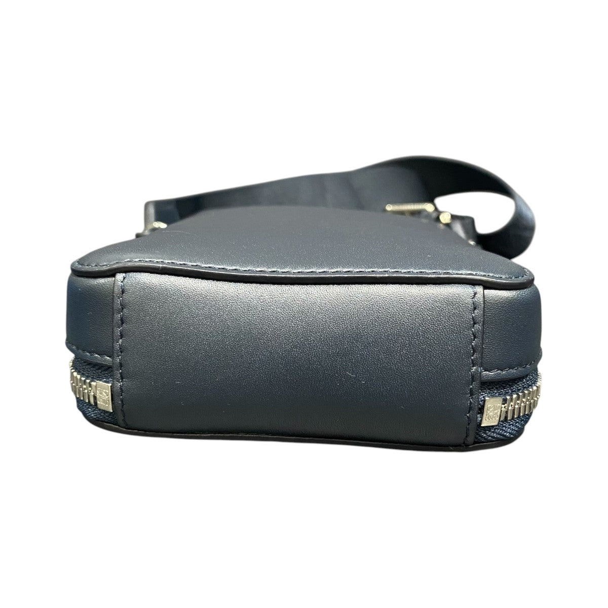 LOEWE ポケットショルダーバッグ 古着・中古-4枚目のアイテム画像